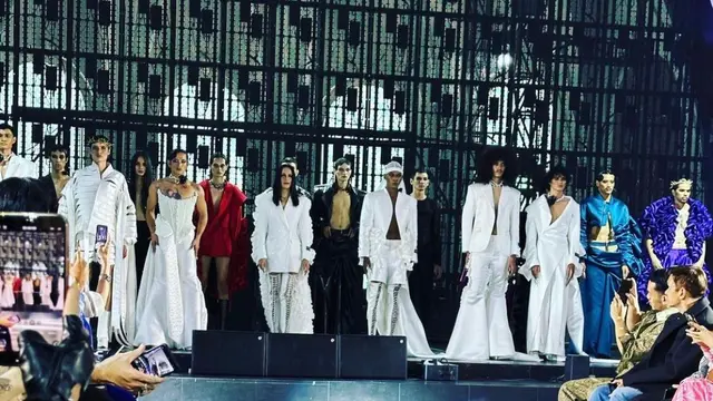 Koleksi Spring/Summer 2024 bertajuk "White Lies" desainer Harry Halim