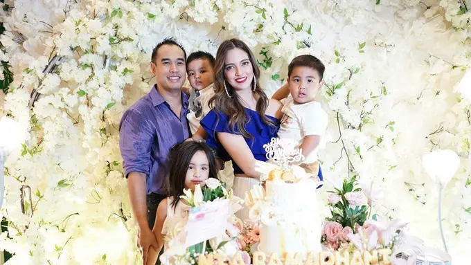 [Fimela] Nia Ramadhani dan Ardie Bakrie