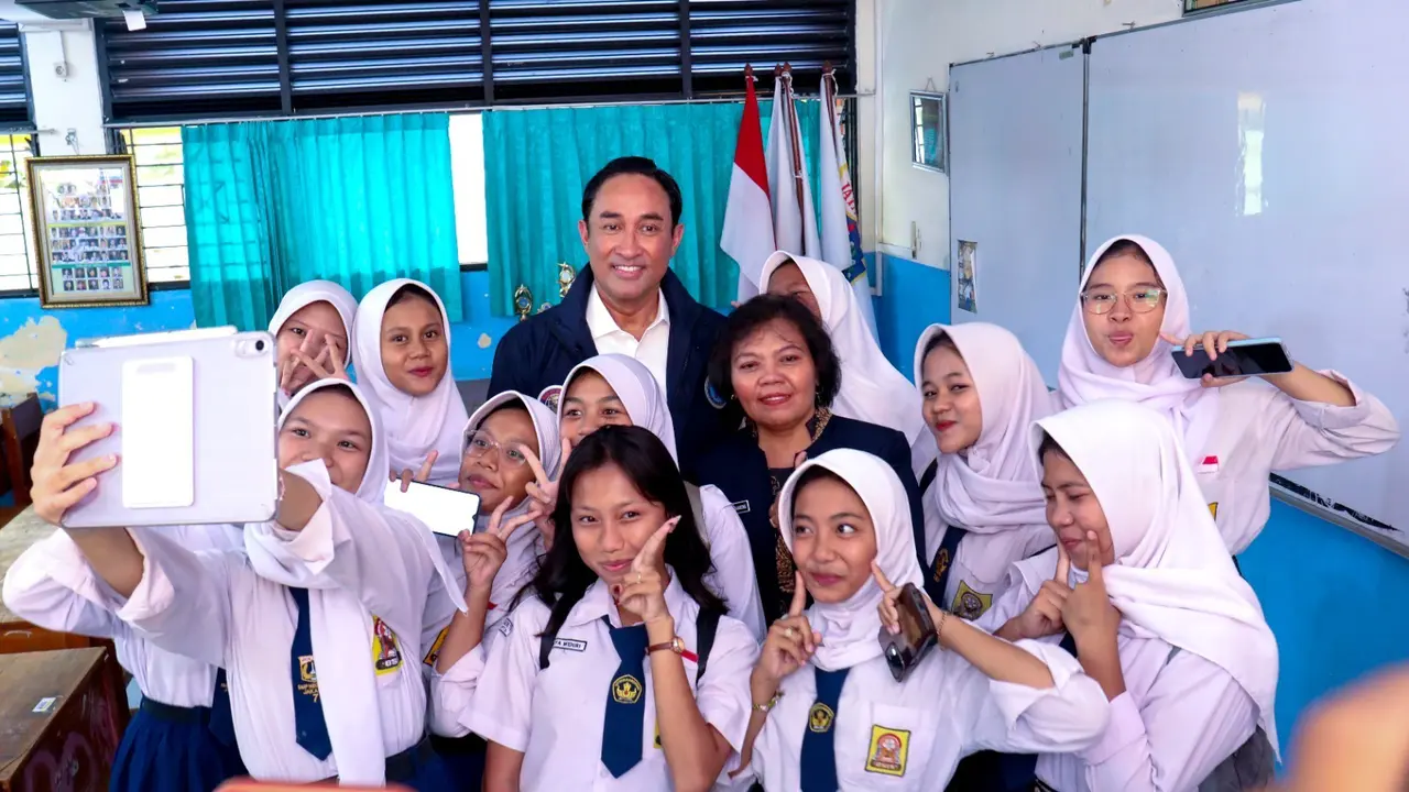 Kepala Badan Narkotika Nasional Republik Indonesia (BNN RI) Komjen Pol Suyudi Ario Seto saat BNN Goes To School Wujudkan Sekolah Bersinar di SMP Negeri 70 Jakarta, Tanah Abang, Jakarta Pusat. (Istimewa)