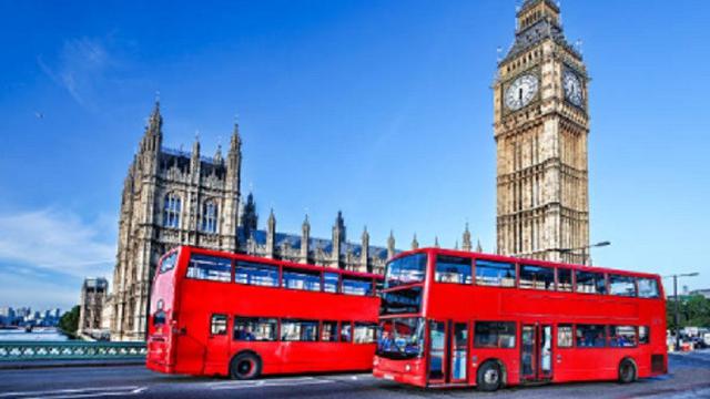 ilustrasi bus London (iStock)