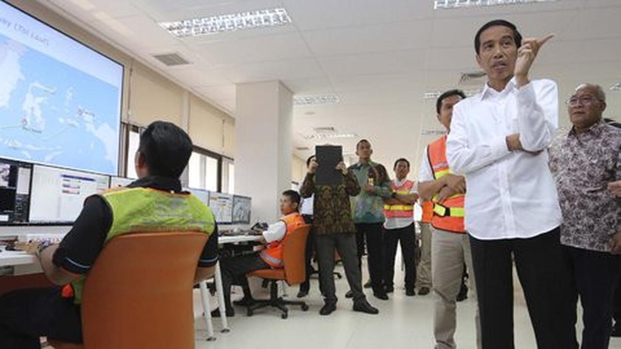Presiden Jokowi terlihat cuek-cuek saja ada menteri hina dirinya