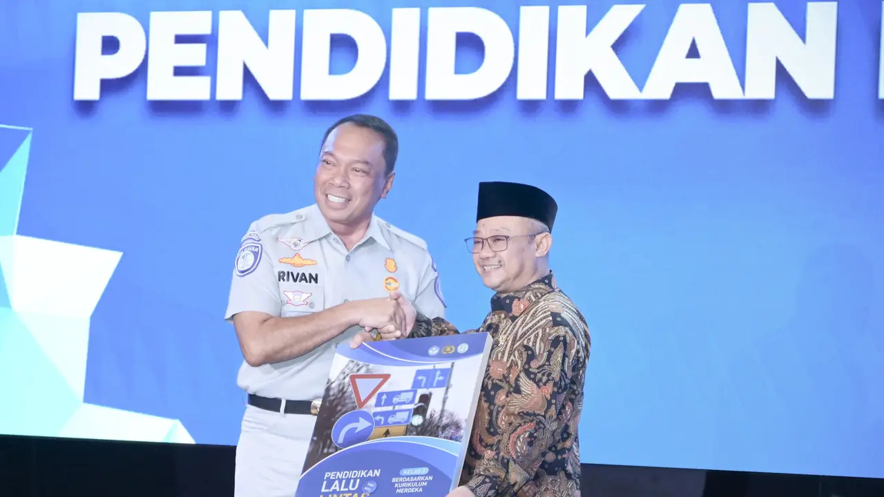 Menteri Pendidikan Dasar dan Menengah (Mendikdasmen), Abdul Mu'ti dan Direktur Utama Jasa Raharja, Rivan A. Purwantono (Istimewa)