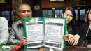 Devi Nurmayanti bersama kuasa hukumnya menggelar konferensi pers di Studio Hanggar, Pancoran, Jakarta (18/5/2015). Devi memperlihatkan dialog dirinya dengan Krisna Mukti di SMS. (Liputan6.com/Panji Diksana)