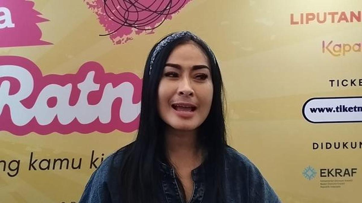 Iis Dahlia Nostalgia Nonton Teater Musikal Bukan Cinta Galih dan Ratna, Ngaku Fans Berat Rano Karno