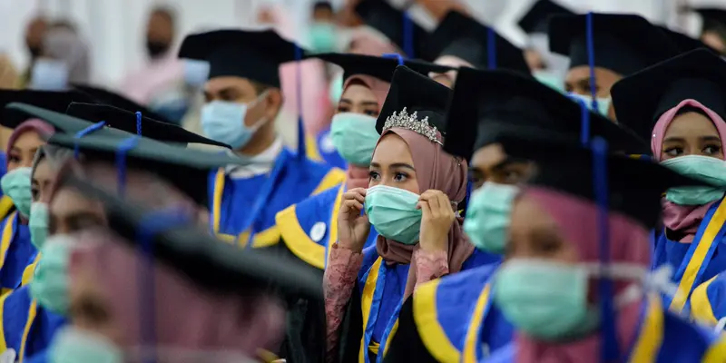 Terapkan Protokol Kesehatan, Para Siswa SMK Farmasi di Aceh Ikuti Wisuda