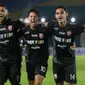 Di menit ke-42 Persis sukses menambah keunggulan mereka melalui Alberto Goncalves yang memanfaatkan umpan sundulan Irfan Bachdim. (Bola.com/Bagaskara Lazuardi)