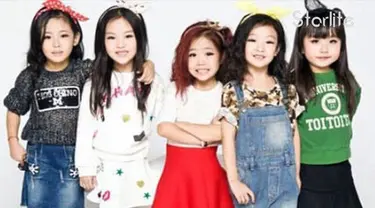 Mini Girl, girl band asal China bikin heboh netizen lantaran terdiri dari bocah-bocah berusia lima tahun. Selengkapnya hanya di Starlite!