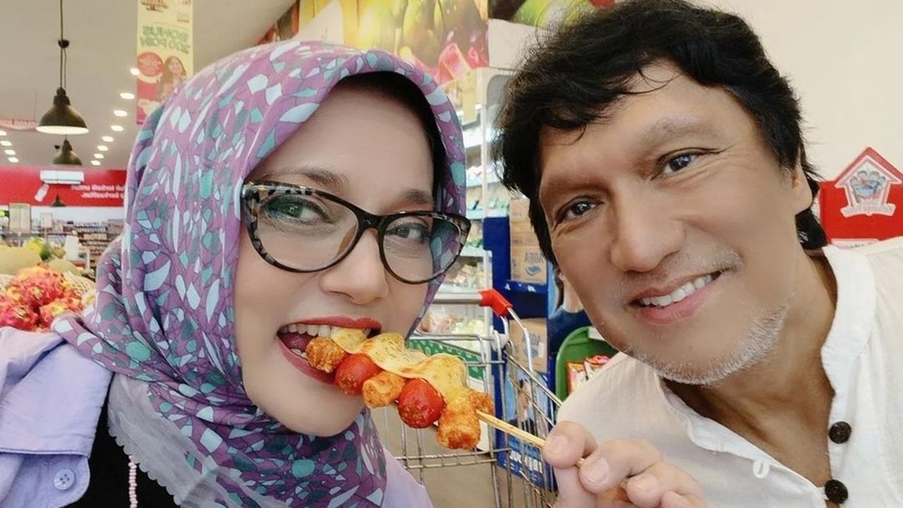 Kini, Marissa telah berpulang mendahului Ikang. Cinta mereka abadi, terpisah hanya oleh maut.<br>