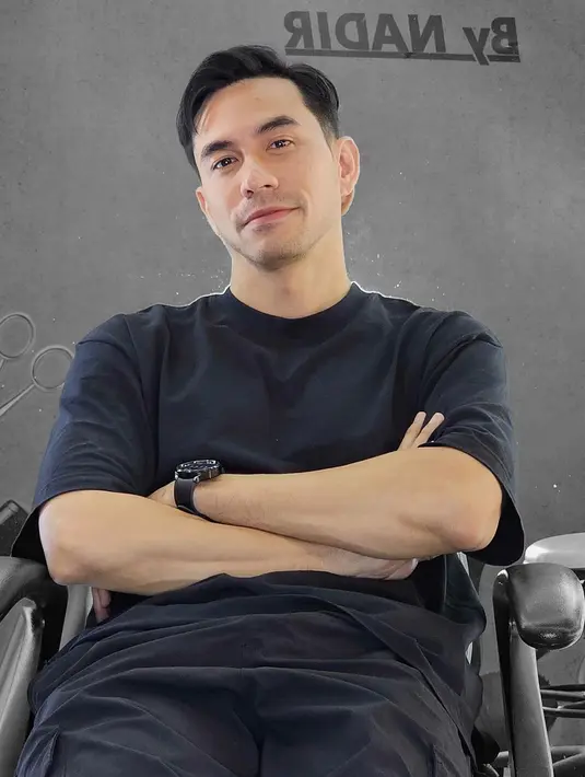 Darius Sinathrya dan model rambut baru [Instagram/darius_sinathrya]