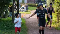 6 Momen Ditto Percussion dan Sekala Saling Tunjuk Kekompakan, Beri Support di Ajang Triathlon
