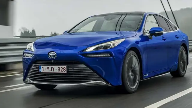 Toyota Mirai menjadi salah satu model andalan Toyota untuk bahan bakar hidrogen (carscoops)