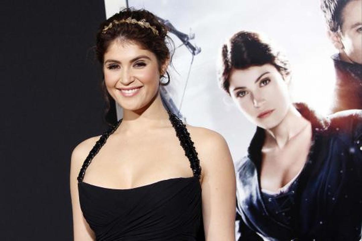 Aktris Gemma Arterton tampil cantik dan seksi di Hollywood