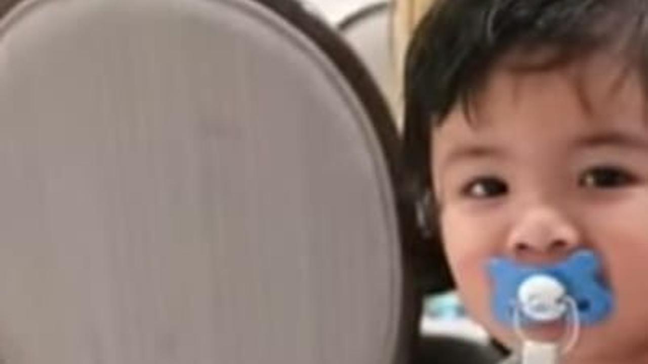 Ruang dapur dari rumah Engku Emran dan Noor Nabila ini dilengkapi dengan interior kursi yang mewah. 

(foto :youtube.com/athisha khan)