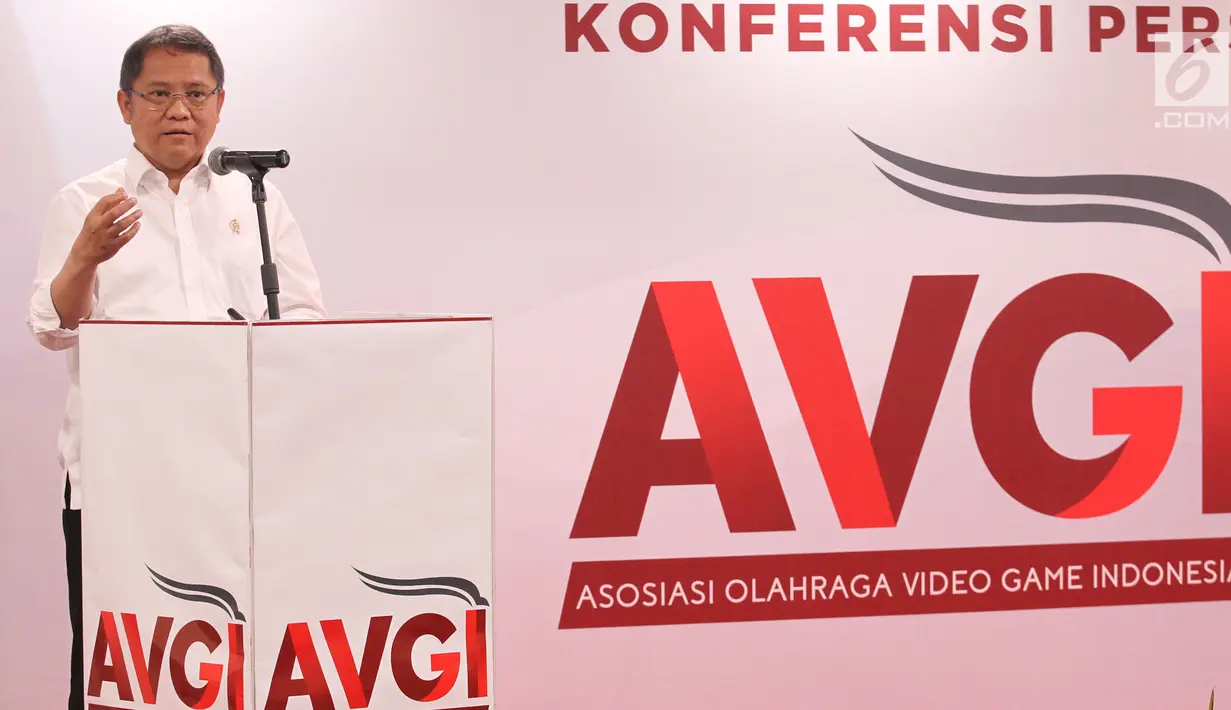 Menkominfo Rudiantara memberikan sambutan pada pelantikan pengurus Asosiasi Olahraga Video Games Indonesia (AVGI) di Jakarta, Selasa (16/7/2019). AVGI resmi hadir sebagai lembaga independen dan profesional yang berkomitmen memajukan industri Esports di tanah air. (Liputan6.com/HO/Bon)