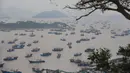Kapal-kapal penangkap ikan berangkat dari Pelabuhan Shipu di Ningbo, Provinsi Zhejiang, China, 16 September 2020Kapal-kapal penangkap ikan berangkat dari sejumlah pelabuhan di Provinsi Zhejiang pada Rabu (16/9) siang waktu setempat. (Xinhua/Zhang Peijian)