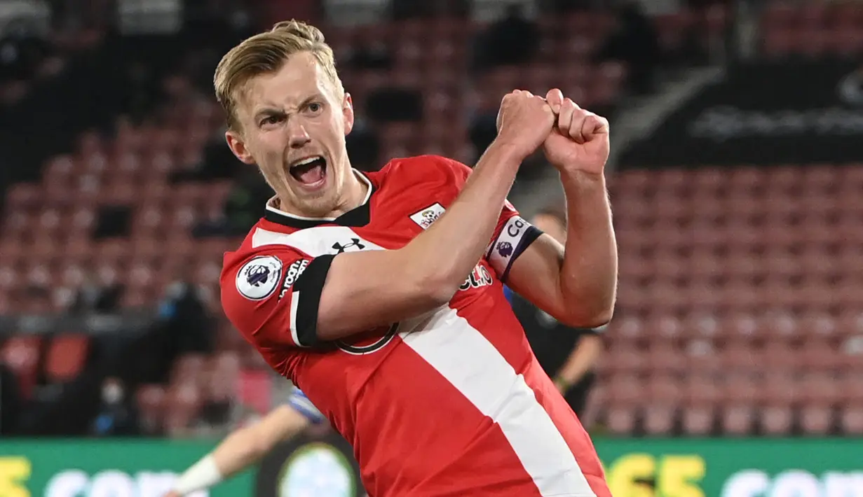 James Ward-Prowse adalah salah satu pemain Liga Inggris paling konsisten saat ini. Kapten Southampton itu mampu bermain sebagai gelandang serang dan juga gelandang tengah. Selain stamina dan visi umpannya, Ward-Prowse juga dibekali dengan kemampuan bola matinya. (AFP/Neil Hall)