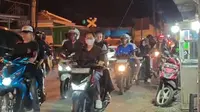 Warga di Bandar Lampung mulai membeli masker akibat debu vulkanik dari erupsi Gunung Anak Krakatau. (Liputan6.com/Ardi Munthe).