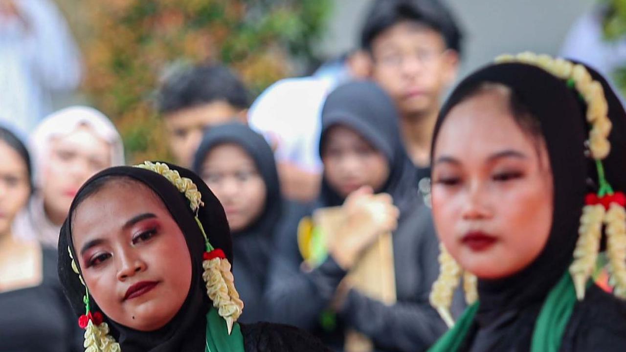 Pementasan seni budaya ini digelar bertepatan dengan Hari Pendidikan Nasional yang diperingati pada tanggal 2 Mei setiap tahunnya. Foto: Liputan6.com/Angga Yuniar