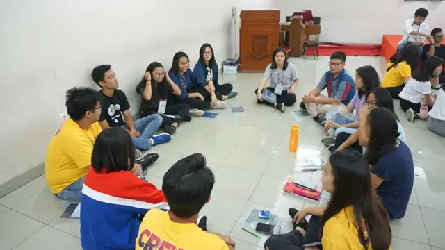 Remaja Ini Asah Kecerdasan Interpersonal dengan Aktif Berorganisasi dan Belajar Bahasa Asing