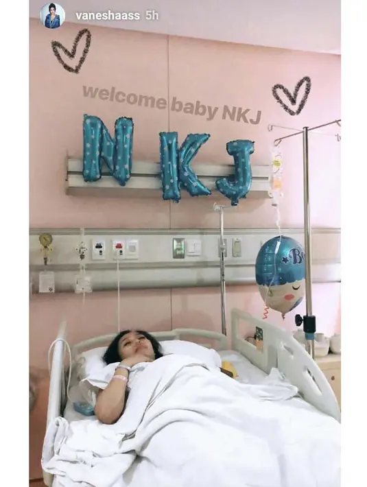 Sampa berita ini diturunkan, Rinni dan Jevin memang belum mengumumkan soal kelahiran anak pertamanya. Namun, terlihat dari Instagram Story Vaesha Prescilla, nama bayi laki-laki itu berinisial NKJ. (Instagram)