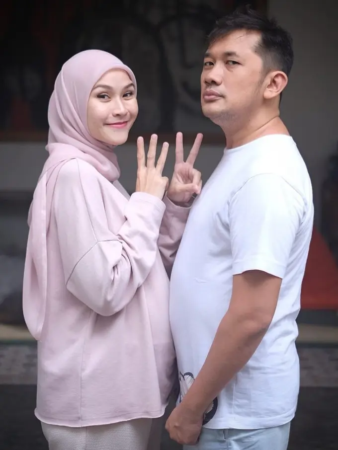 [Fimela] Zaskia Adya Mecca Hamil Anak ke-5