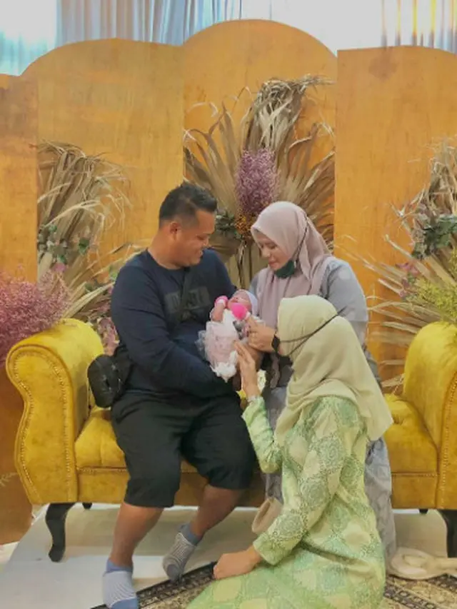 Curhatan Wanita Punya Adik Usai 21 Tahun Jadi Anak Tunggal, Usia Ibu Jadi Sorotan