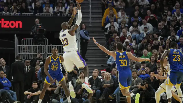 Duel LeBron James dan Stephen Curry di NBA Natal 2024