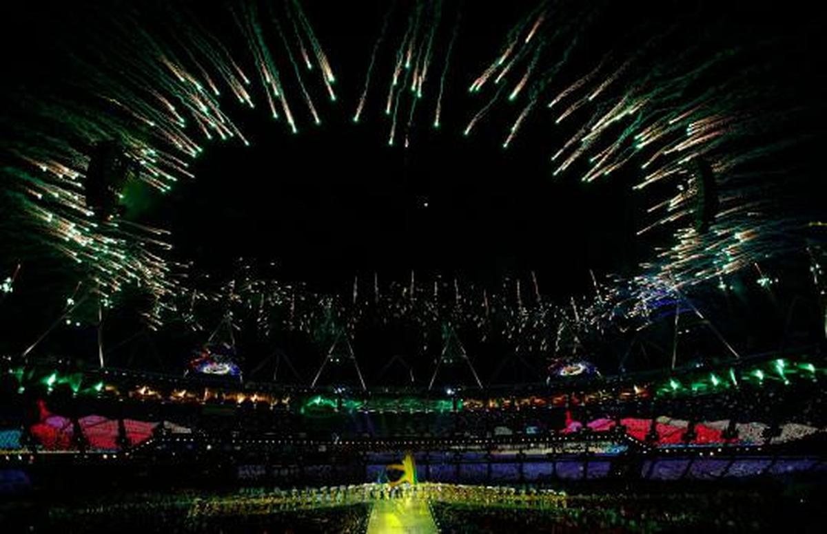 Kembang api meriahkan penutupan Olimpiade