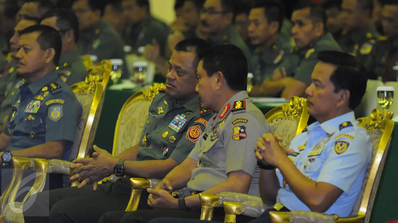 20151203-Usai Buka Paripurna TMD ke-36, Panglima TNI Gatot Nurmantyo Silaturahmi dengan Mantan Petinggi TNI-Jakarta