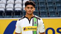 Mahmoud Dahoud merupakan pesepak bola muda binaan akademi Borussia M'Gladbach. (AFP/Patrik Stollarz)