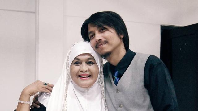 Fiersa Besari dan Ibu