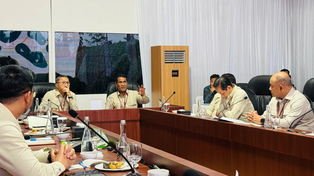 Mentan Amran Paparkan Strategi Mencapai Swasembada Pangan di Retreat Kabinet Merah Putih