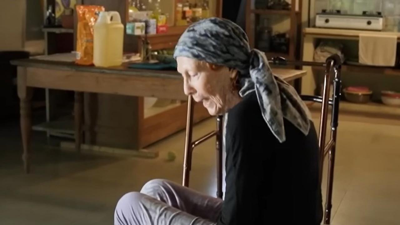 7 Potret Dapur Sederhana di Rumah Desa Maya Ibunda Luna Maya, Masih Pakai Kompor Sejuta Umat hingga Magic Com dan Oven Jadul