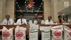 Kepala Biro Penerangan Masyarakat (Karo Penmas) Divisi Humas Polri Brigjen (Pol) Dedi Prasetyo (tengah) saat rilis kasus penyalahgunaan distribusi gula kristal rafinasi ke konsumen akhir sebagai gula kristal putih di Jakarta, Senin (5/8/2019). (merdeka.com/Iqbal S. Nugroho)