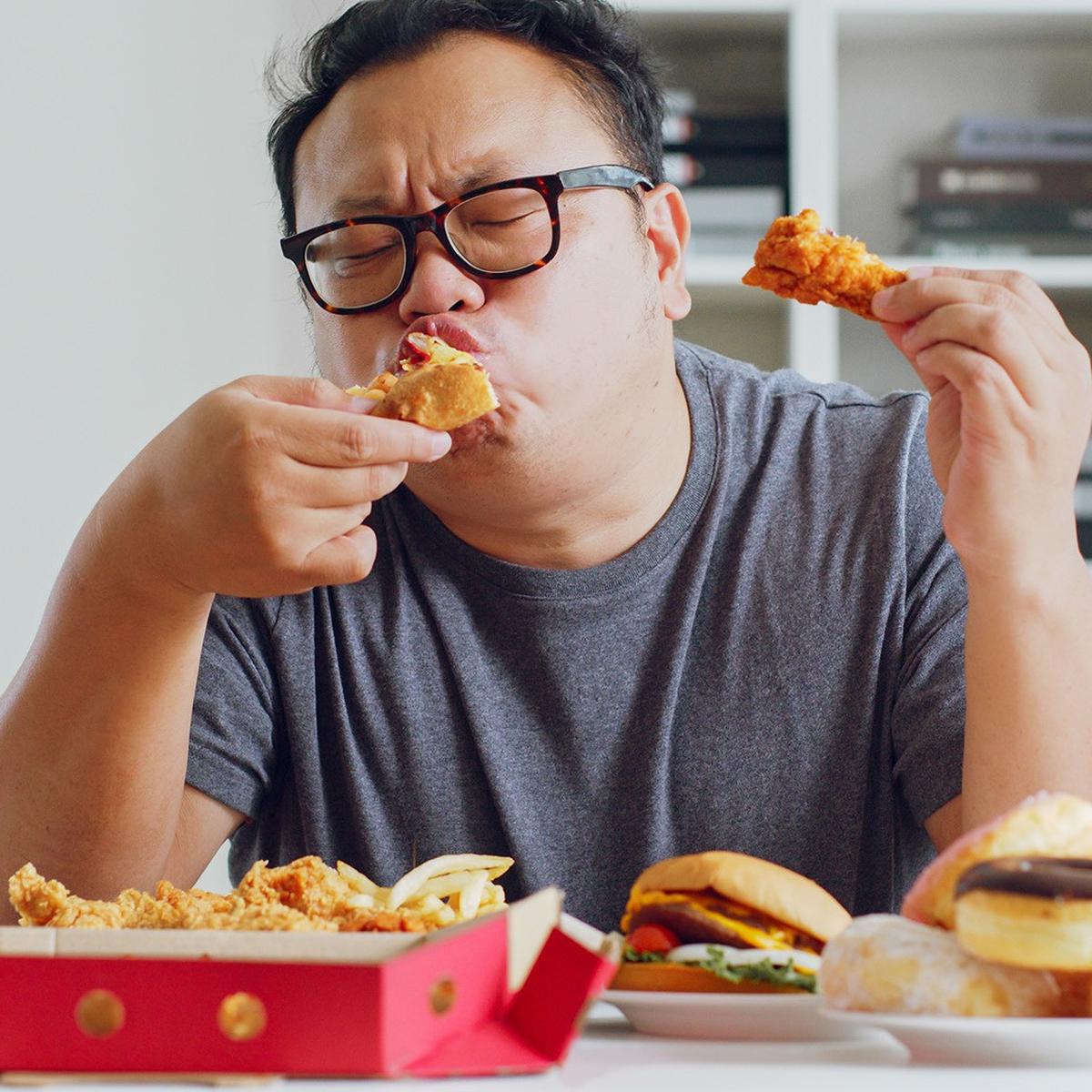 ilustrasi makan banyak