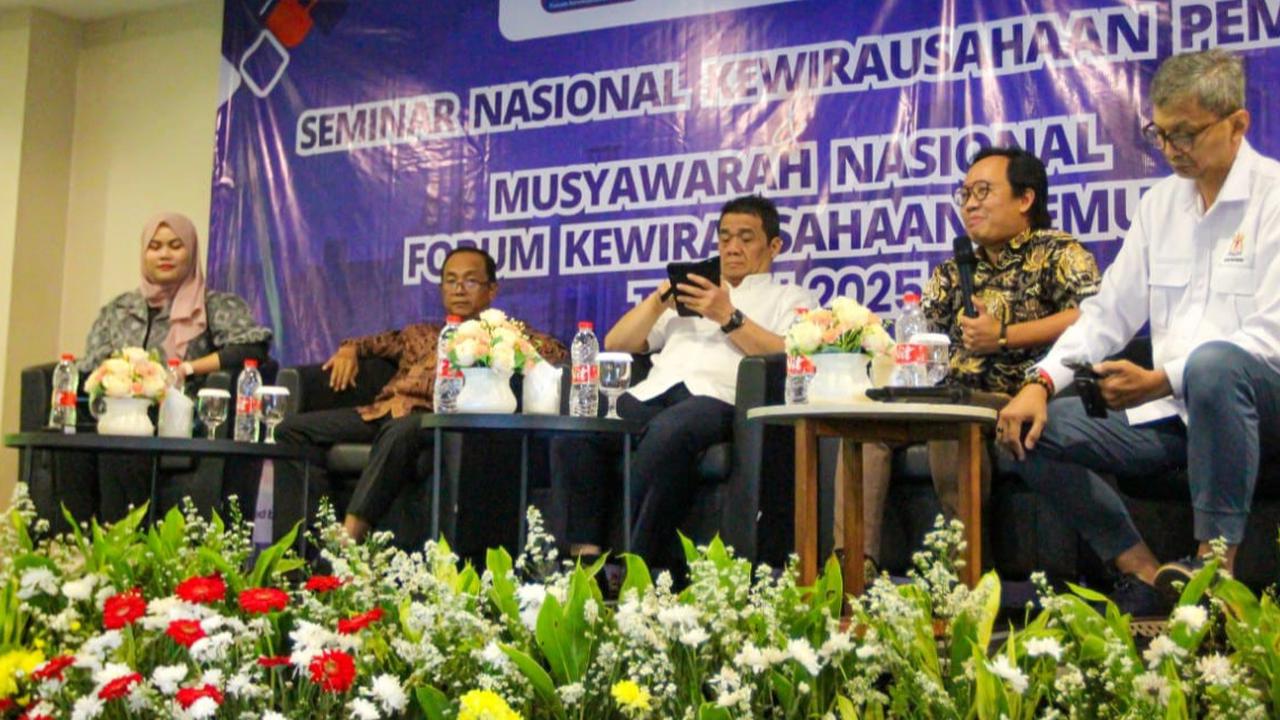 Wamendes Riza Patria Dorong Pemuda Kembangkan Usaha dari Desa