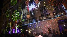 Bintang Real Madrid, Cristiano Ronaldo, bersama Presiden dari Hotel Pestana Grup, Dionisio Pestana, meresmikan hotel baru di Lisbon, Minggu (2/10/2016). Hotel milik CR7 ini bernama Hotel Pestana CR7 Lisbon. (AFP/Patricia De Melo Moreira)