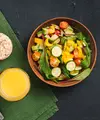lemon vinaigrette dikenal sebagai salah satu dressing favorit karena rasanya yang ringan, segar, dan mudah disesuaikan dengan berbagai jenis makanan. (foto/dok: freepik)