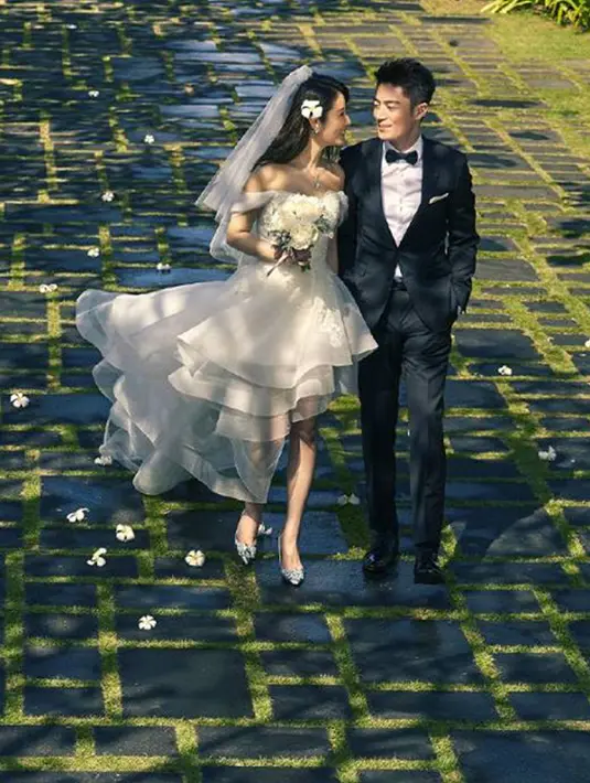 Dua bintang Taiwan,  Ruby Lin dan Wallace Huo melangsungkan pesta pernikahan di Bali pada 31 Juli 2016. Tak pernah ada yang menyangka bahwa kedua akan menikah setelah menjadi sahabat selama 10 tahun. (Instagram/_wallacehuojh_)