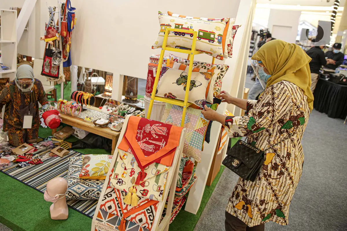 FOTO: Mengunjungi Pameran Produk UMKM dalam Program Bangga Buatan Indonesia