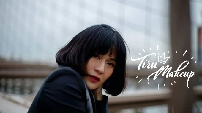 Tiru Makeup: Elegan dan Cute dengan Lipstik Ombre ala Dian Sastro