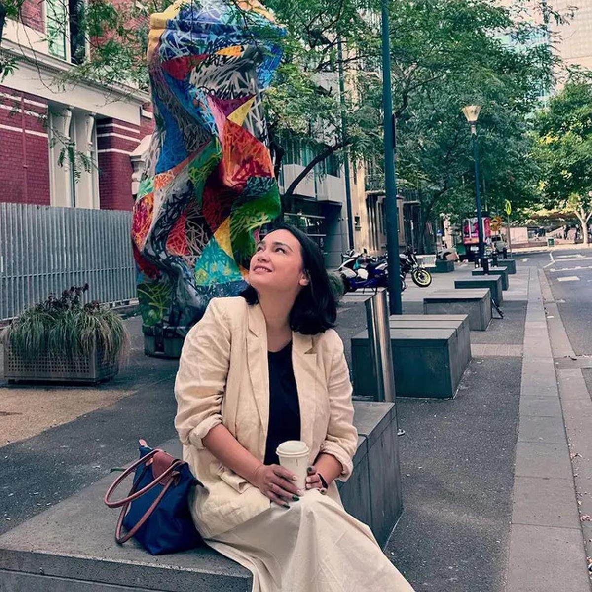 6 Pesona Feby Febiola yang Tak Pernah Memudar, Cantik dan Awet Muda di Usia 46 Tahun