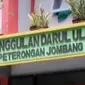 Santri pondok pesantren di Jombang tewas dianiaya. Sementara, Observatorium Boscha kebanjiran pesanan kacamata khusus gerhana.