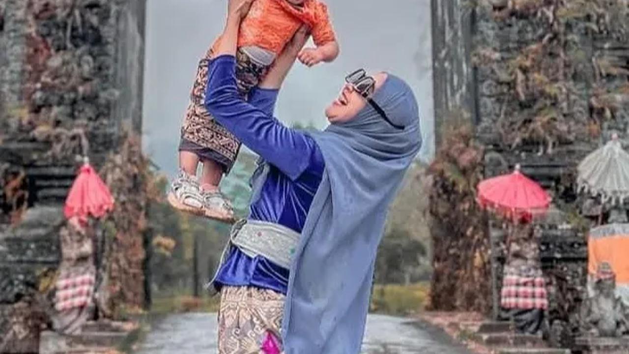 Lucunya Moana Anak Ria Ricis Pakai Baju Adat Bali, Sang Ibu 'Bestie dari Rahim Sendiri