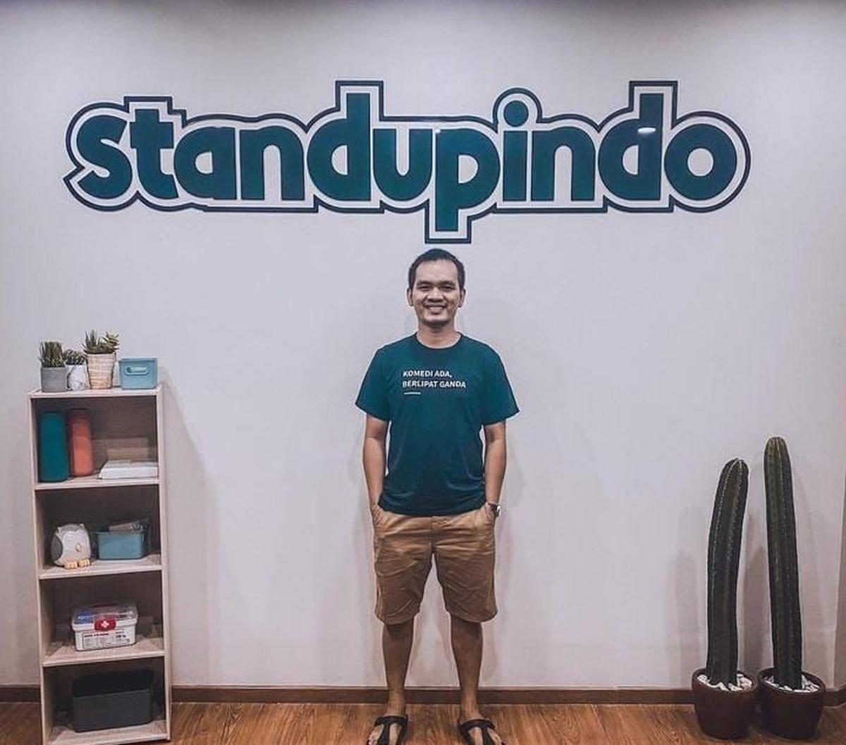 Nama Bene Dion sendiri mulai dikenal saat dirinya mengikuti audisi stand up comedy pada 2013 lalu.
Sejak saat itu kariernya terus bersinar. Tak hanya sebagai komika, ia juga berkarier sebagai penulis naskah hingga sutradara.