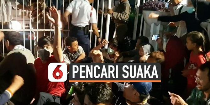 VIDEO: Pencari Suaka Kalideres Dievakuasi Satpol PP