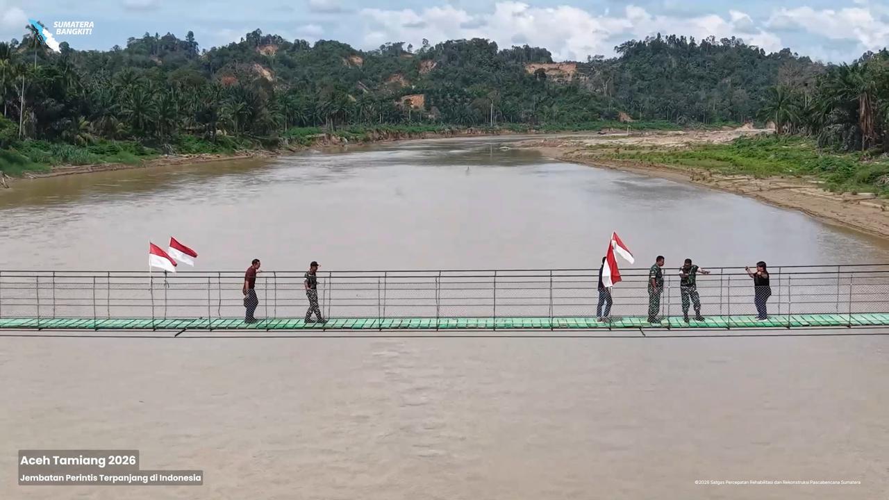 Dulu Naik Perahu, Kini Pelajar Aceh Tamiang Bisa Berangkat Sekolah dengan Mudah Berkat Jembatan Gantung 240 Meter