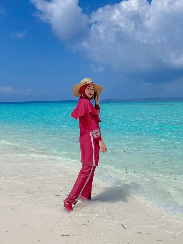 7 Potret Liburan Anisa Rahma dan Suami di Maldives, Curi Perhatian
