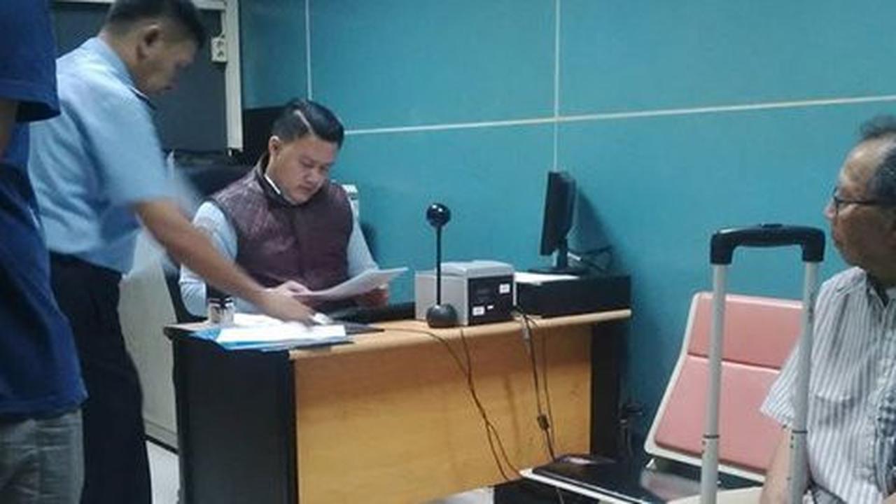 Anak korban 65 diciduk & dideportasi karena ziarahi makam orangtua