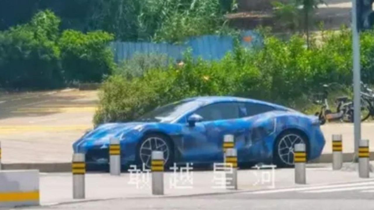 Ini Penampakan Denza Z, Mirip Porsche 911?
